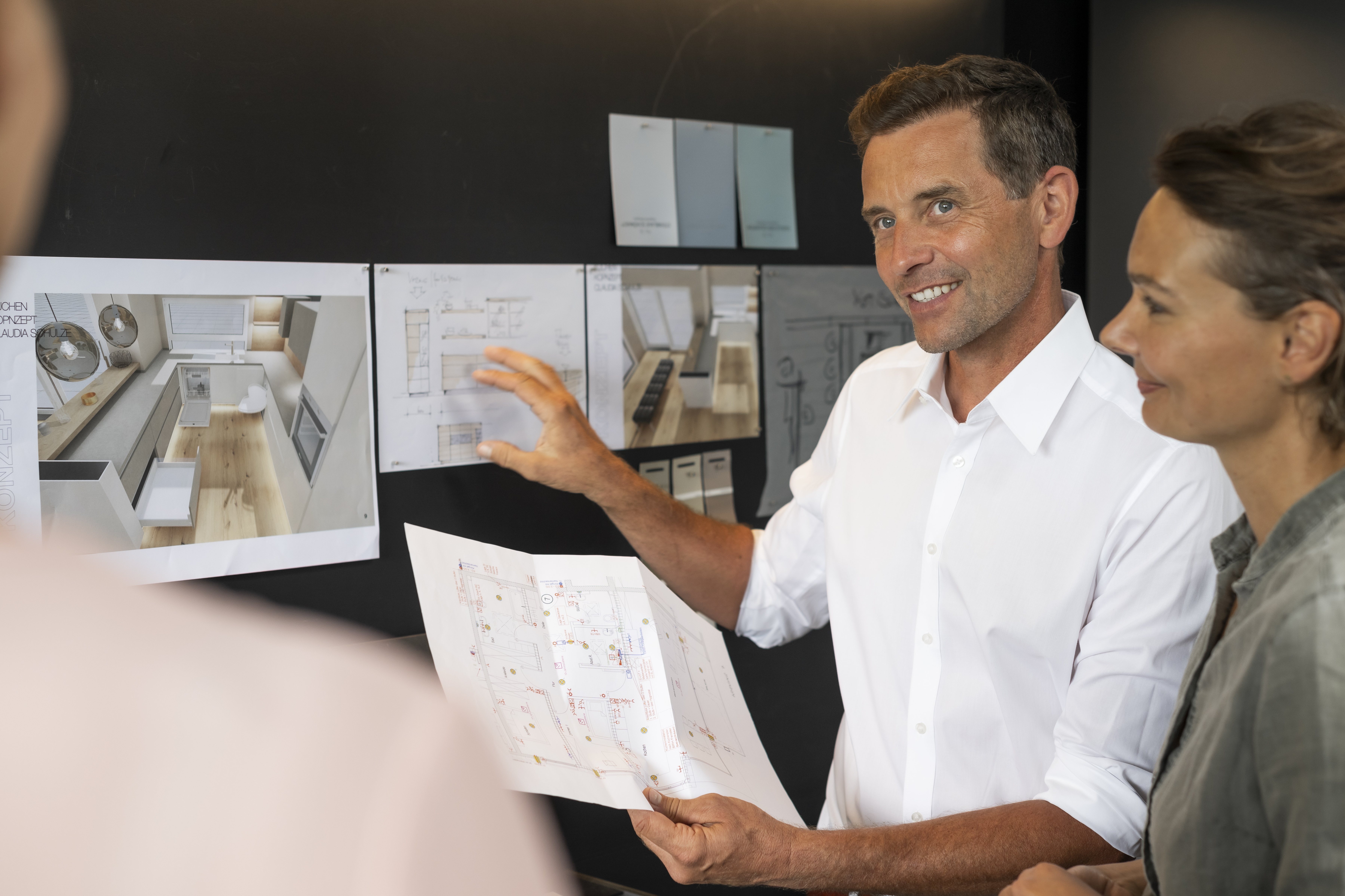 Beratungsgespräch Küchenkauf Menschen